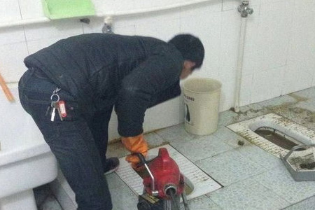 家政疏通下水道,宜宾江安蟠龙乡厕所堵了加盐|管道在线清洗